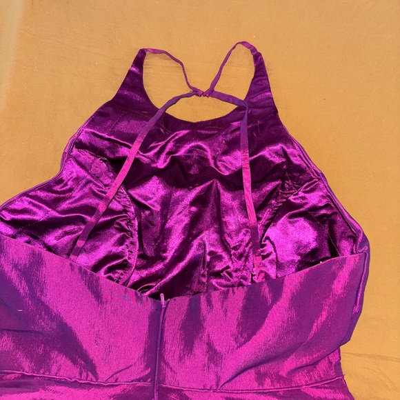 I needed for a wedding only I will not wear it again - Picture 4 of 4